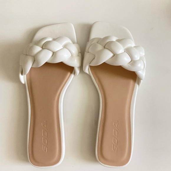 Pretty White Sandals - Picture 5 of 7